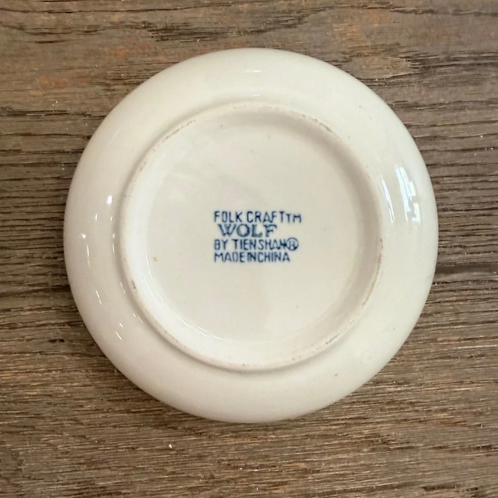 Folk Craft Wolf by Tienshan Blue White Spongeware ~6.25 Inch Bowl Rustic‎
